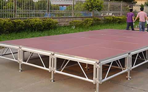 Equipo de plataforma de escenario de 4'x4' a la venta en Kenia
        
