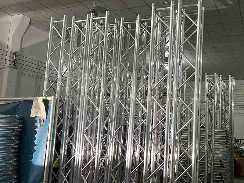 Segmentos de truss para iluminación.