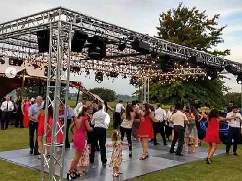 Escenario de boda Truss: Eleva tu boda con estilo y seguridad